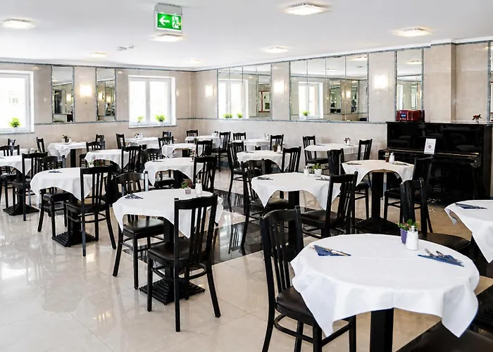 Hotel Donaustadt Kagran - At Metro U1 Vienna